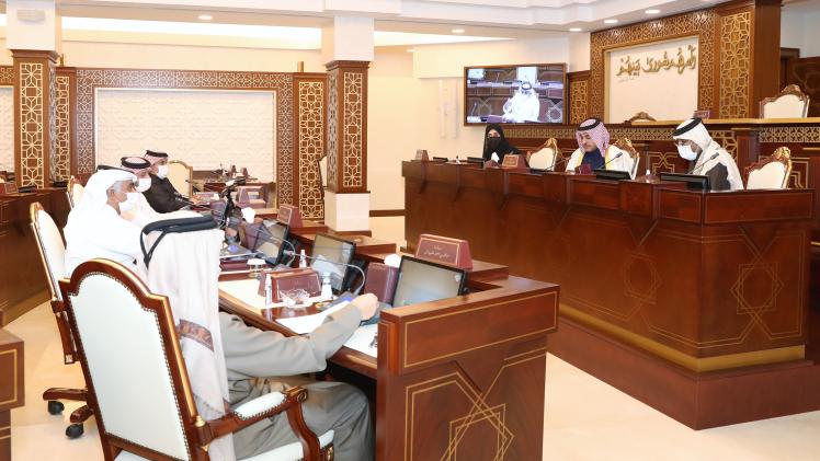 جانب من  اجتماع اللجنة المعنية بوضع اللائحة الداخلية للمجلس