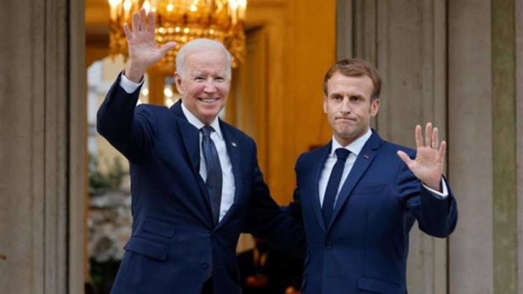 إيمانويل ماكرون و جو بايدن