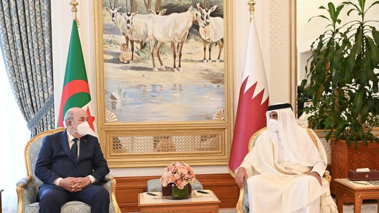 جانب من لقاء سمو الأمير مع الرئيس الجزائري