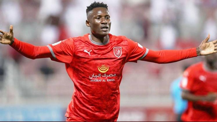 مايكل أولونغا مهاجم فريق الدحيل