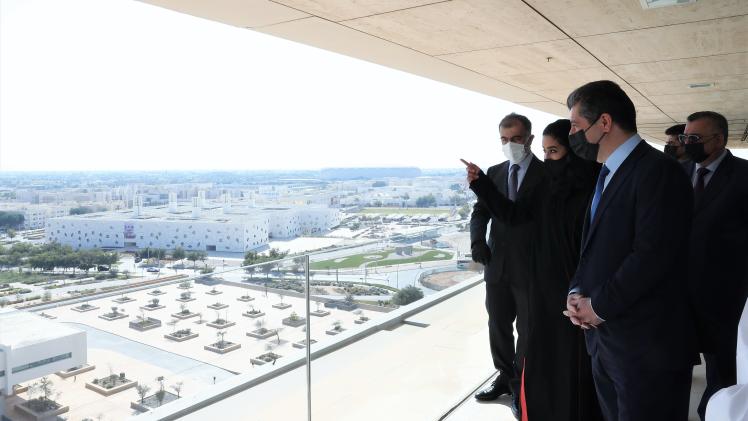 مسرور بارزاني خلال زيارته لمؤسسة قطر