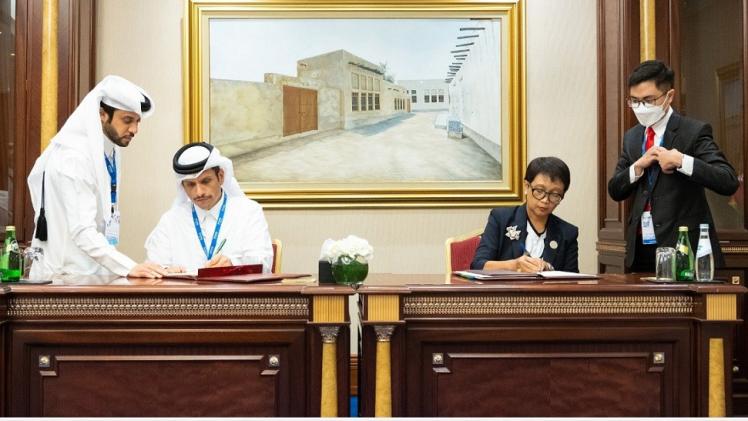 جانب من توقيع الخطاب