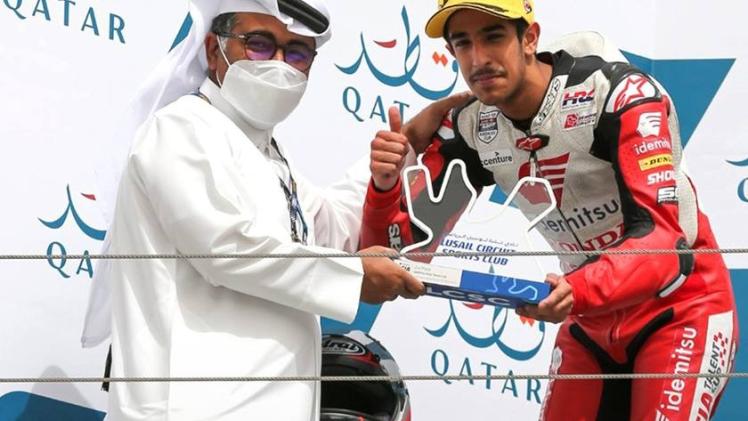 السحوتي يتسلم جائزة المركز الثاني