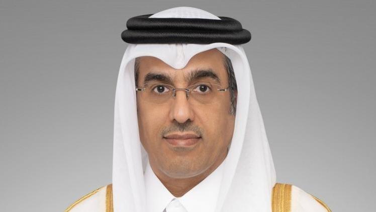 سعادة الدكتور علي بن صميخ المري وزير العمل