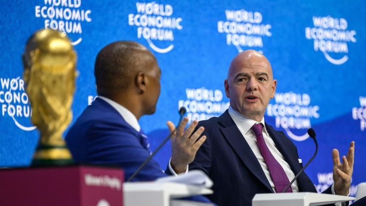 السويسري جياني إنفانتينو رئيس الاتحاد الدولي لكرة القدم
