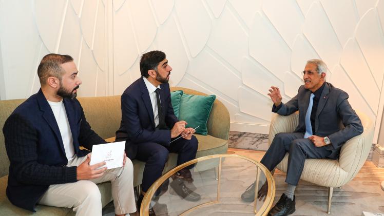 سعادة السفير خلال حواره مع قنا