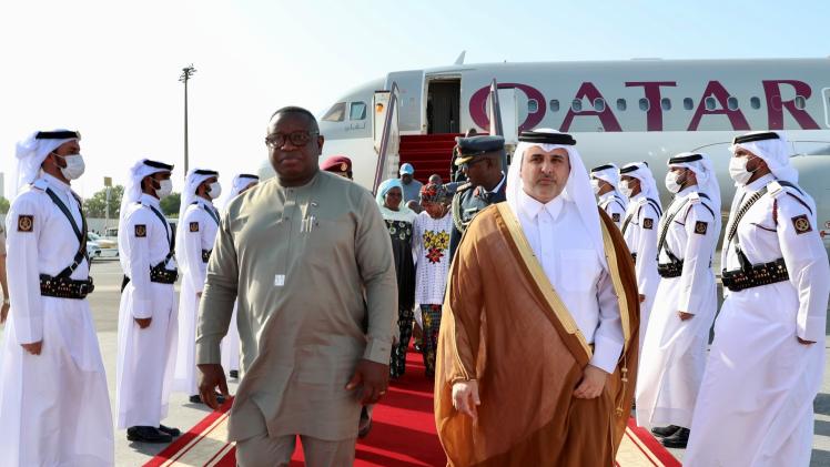 سعادة وزير البلدية في استقبال فخامة رئيس سيراليون