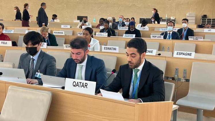 عبدالله بهزاد خلال إلقاء البيان