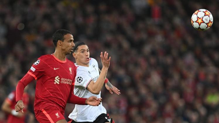 داروين نونيس خلال مواجهة سابقة مع ليفربول