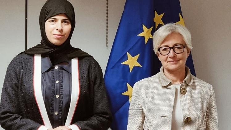 صورة على هامش الاجتماع