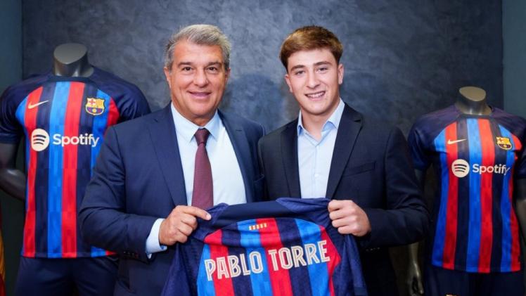 اللاعب بابلو توري صفقة برشلونة