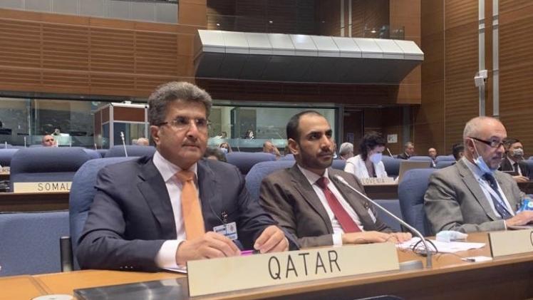 محمد فالح الهاجري خلال المشاركة في الاجتماع