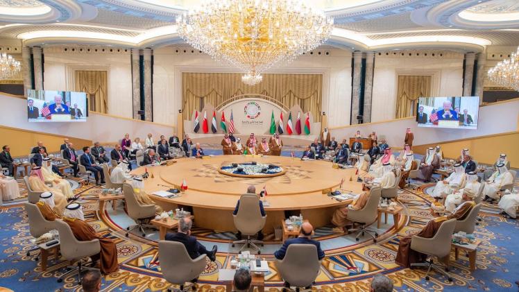 جانب من القمة