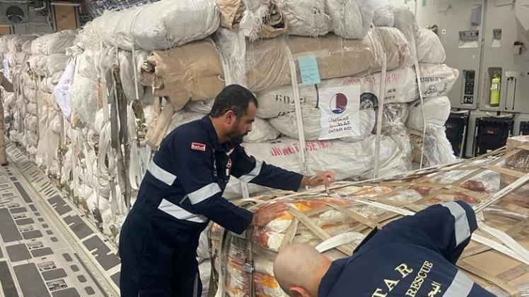 جانب من نقل المساعدات