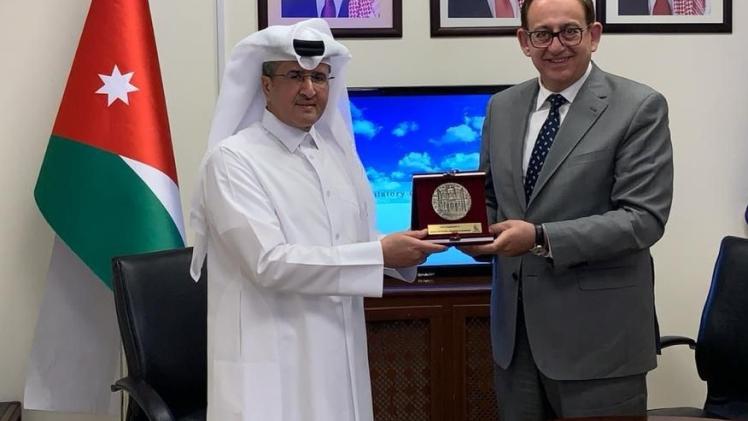 جانب من توقيع الاتفاقية