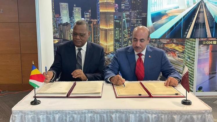 جانب من توقيع الاتفاقية