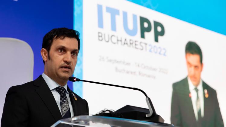 السيد حسين صلات مدير العلاقات العامة بهيئة تنظيم الاتصالات