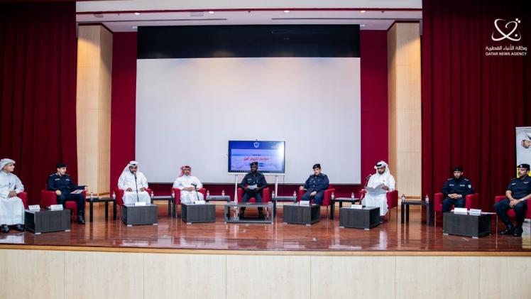 المتحدثون بالحلقة النقاشية