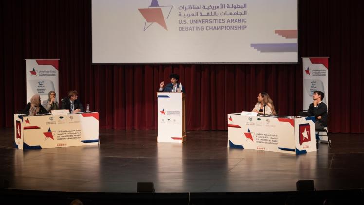 جانب من المناظرات