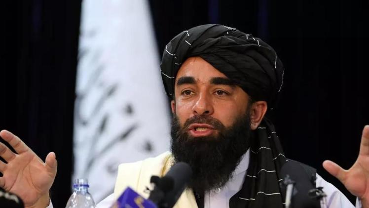 المتحدث باسم الحكومة الأفغانية ذبيح الله مجاهد