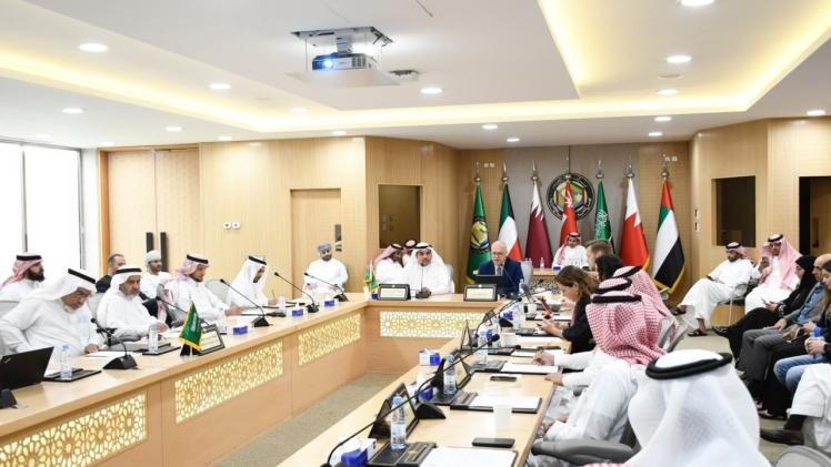 جانب من جلسات الندوة