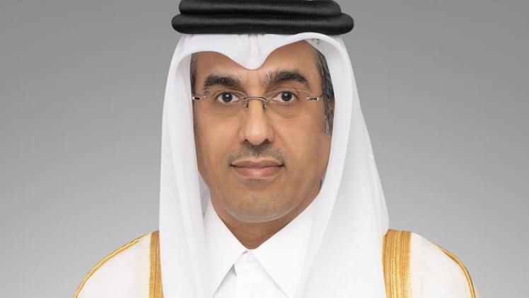 سعادة الدكتور علي بن صميخ المري وزير العمل