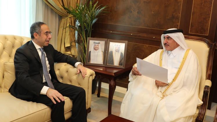 جانب من تسليم الرسالة