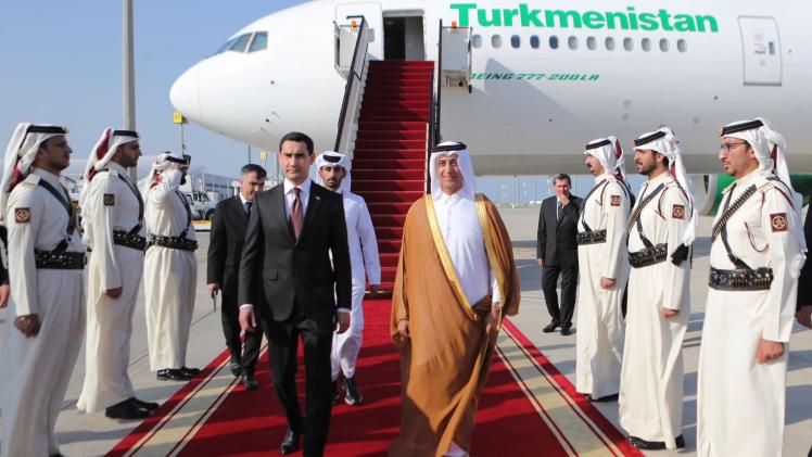 جانب من مراسم استقبال رئيس تركمانستان