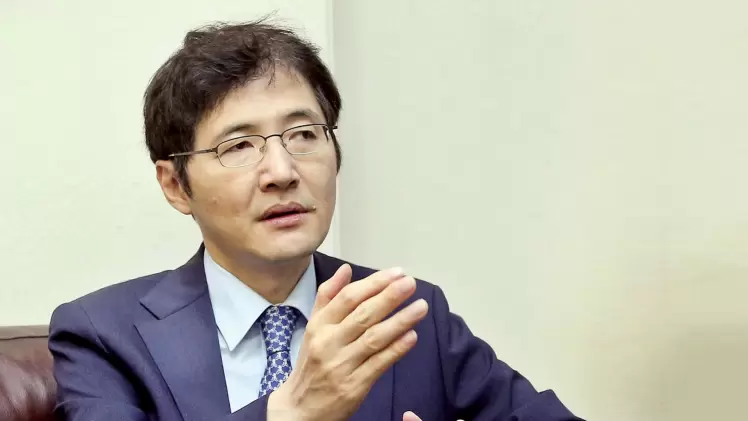 سعادة السيد جون هو لي سفير جمهورية كوريا لدى الدولة