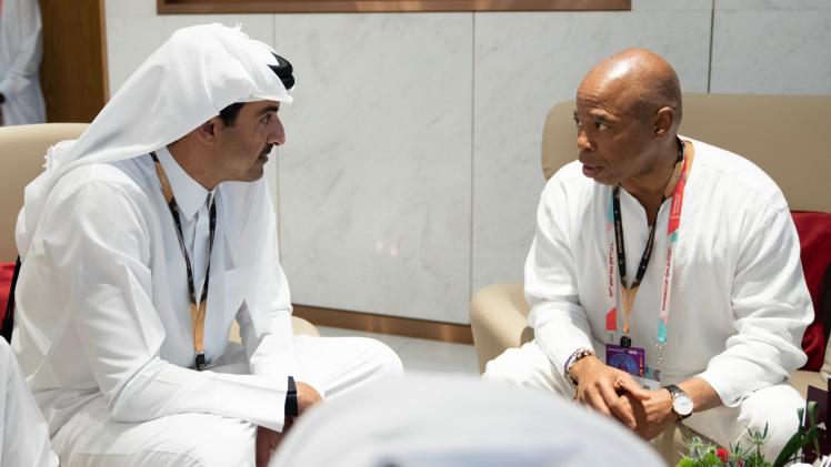 جانب من لقاء سمو الأمير بعمدة نيويورك