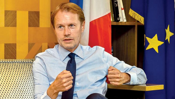 سعادة السيد جان باتيست فافر سفير فرنسا بالدوحة