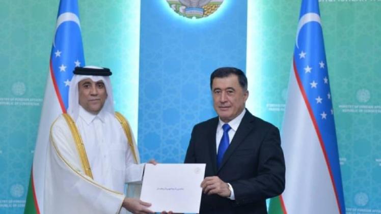 جانب من تسليم أوراق الاعتماد