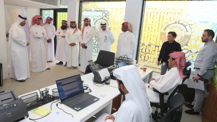 وكيل الوزارة المساعد لشؤون النقل البحري يتفقد المكتب الجديد