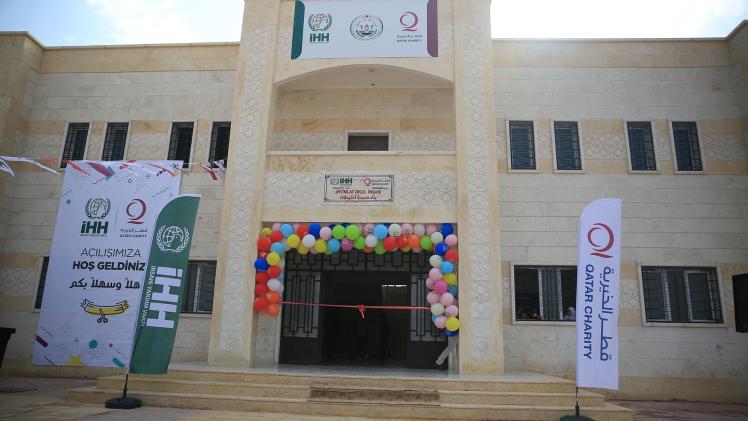 من المدارس التي تم تشييدها