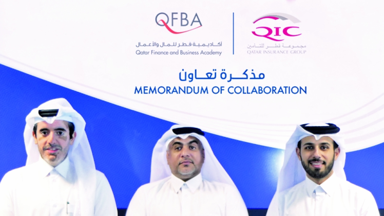 صورة على هامش توقيع مذكرة التفاهم