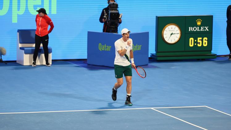 اللاعب البريطاني أندي مواري خلال احتفاله بالفوز