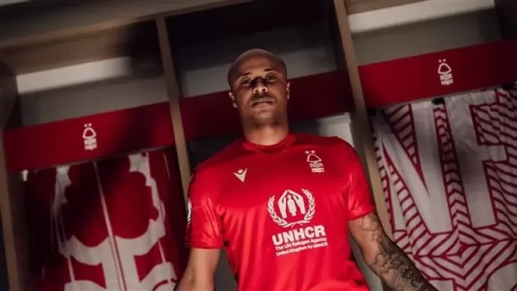 الغاني أندريه أيو