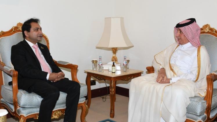 على هامش تسليم أوراق الاعتماد