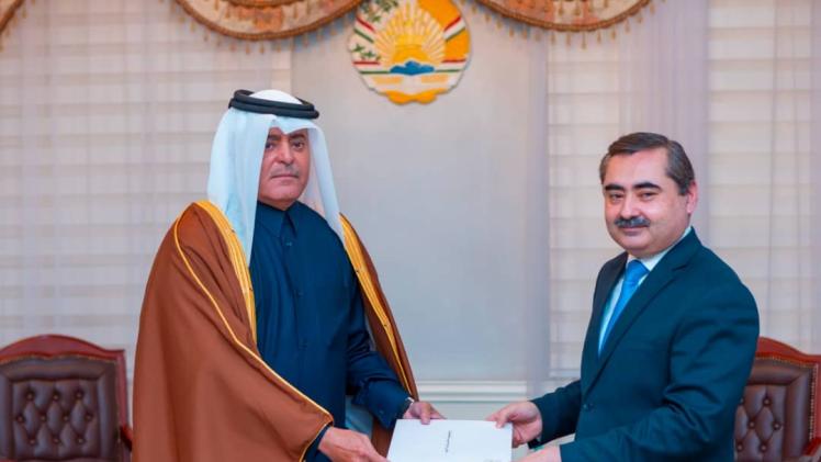 جانب من تسليم أوراق اعتماد السفير القطري