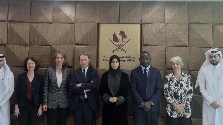 على هامش الاجتماع