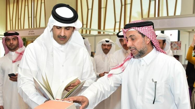 وزير الثقافة خلال افتتاح المعرض