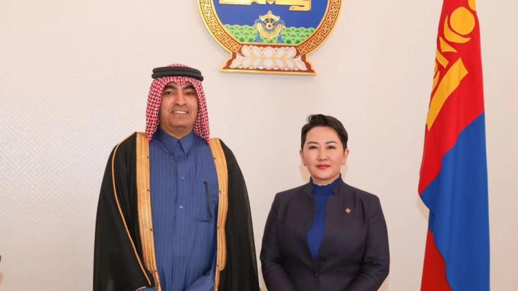 على هامش الاجتماع