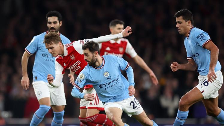 جانب من مباراة الفريقين