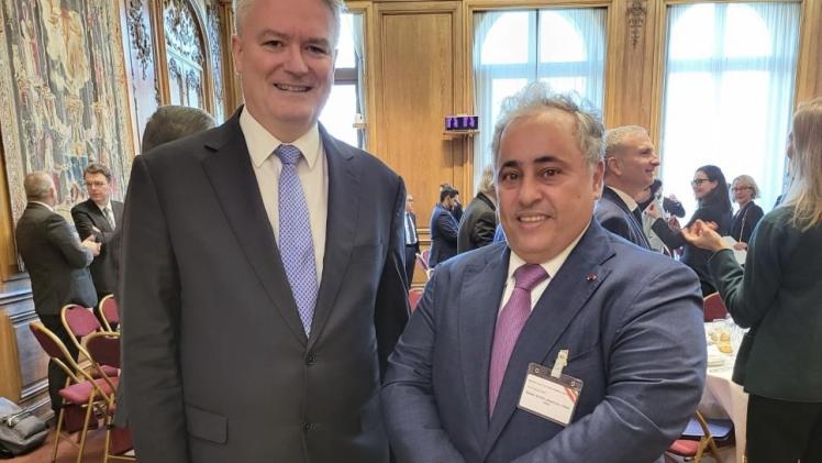 سعادة الشيخ علي بن جاسم آل ثاني سفير دولة قطر لدى فرنسا خلال مشاركته في المنتدى