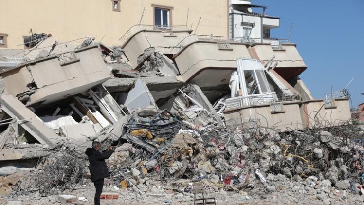 آثار الزلزال المُدمر في تركيا