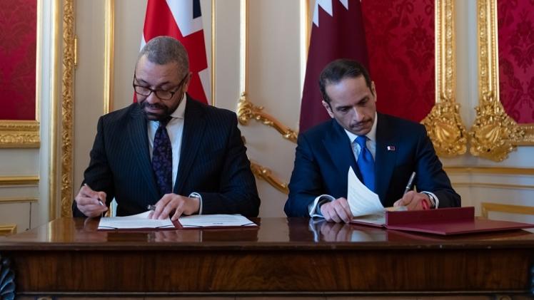 جانب من توقيع الاتفاقيات