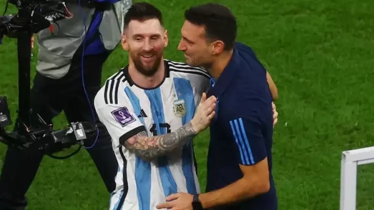 سكالوني وميسي