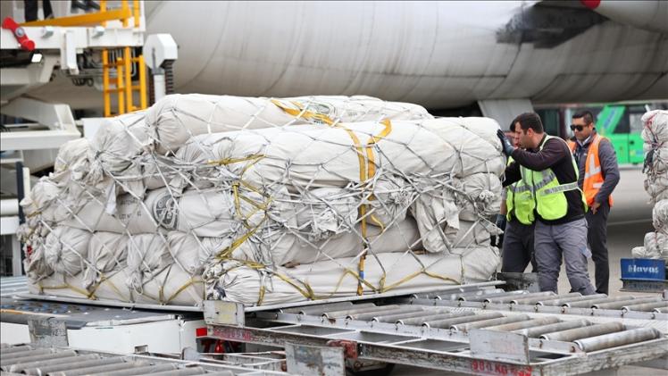 جانب من المساعدات