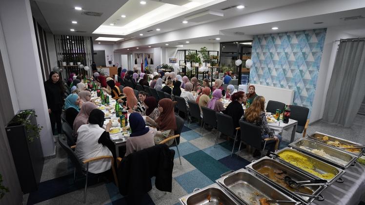 جانب من الإفطار الجماعي