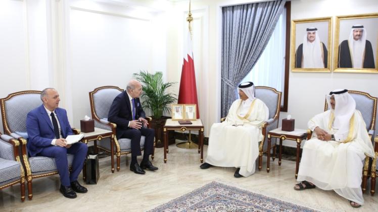 خلال تسليم الرسالة الخطية